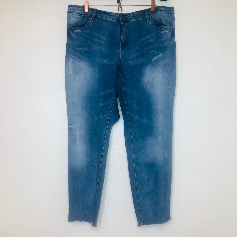 Elite Distressed Boyfriend Jeans
